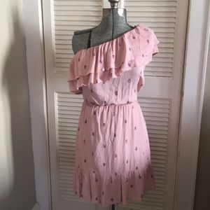 SOLD NWOT Mossimo off the shoulder ruffle dress ♥️♥️🐰